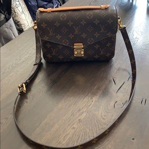 Louis Vuitton pochette monogram Métis